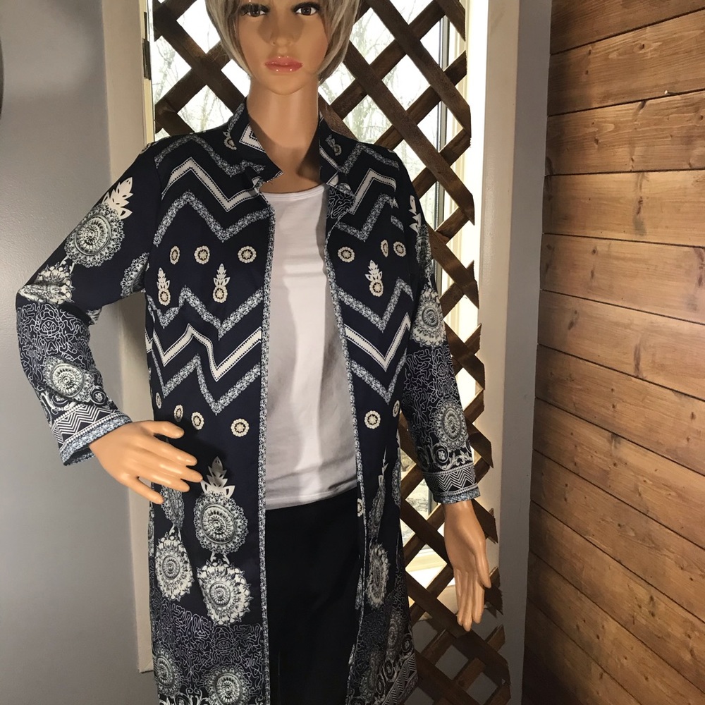 Cardigan blue and white